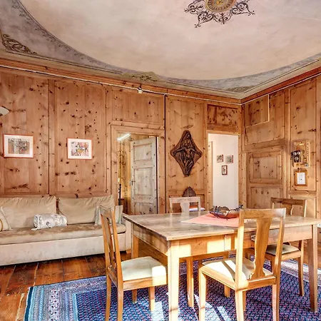 Casa Pool Tra St Moritz E Il Di بيت للعطل *
