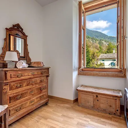 Casa Pool Tra St Moritz E Il Di בית נופש *