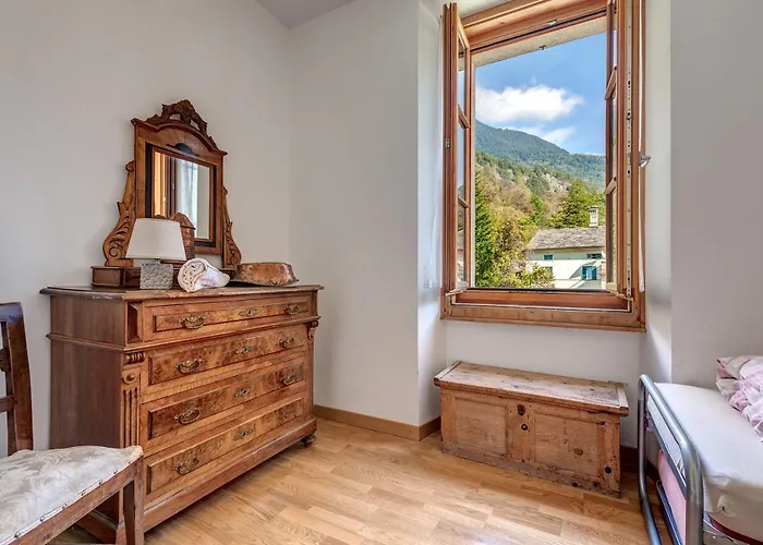 Casa Pool Tra St Moritz E Il Di Σπίτι διακοπών *