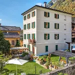 Casa Pool Tra St Moritz E Il Di Castasegna